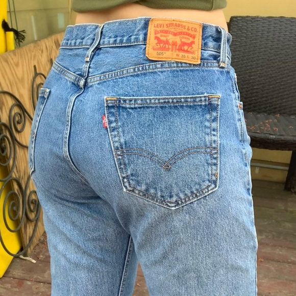 Vintage 90s Levis 505 Relaxed Jeans size 3… - Picture 2 of 7